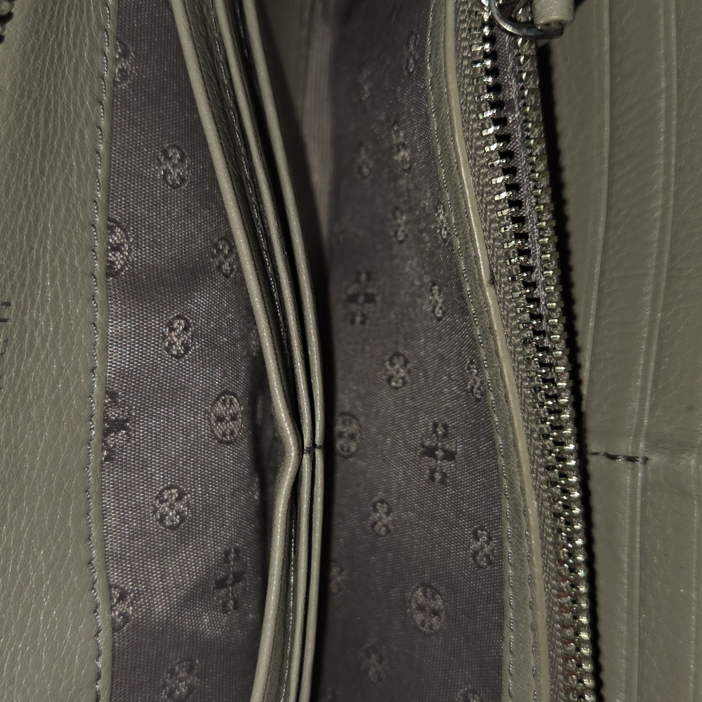 Tory Burch Beige Leather Zip Wallet - Picture 6 of 7